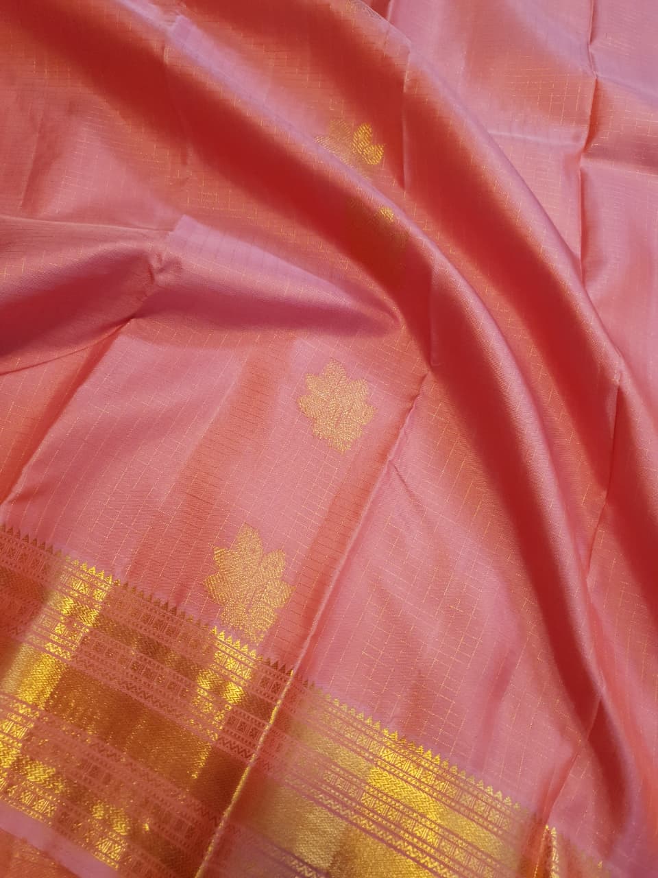 Peach Kanchipuram Handloom 2G Gold Vairaoosi Silk Saree
