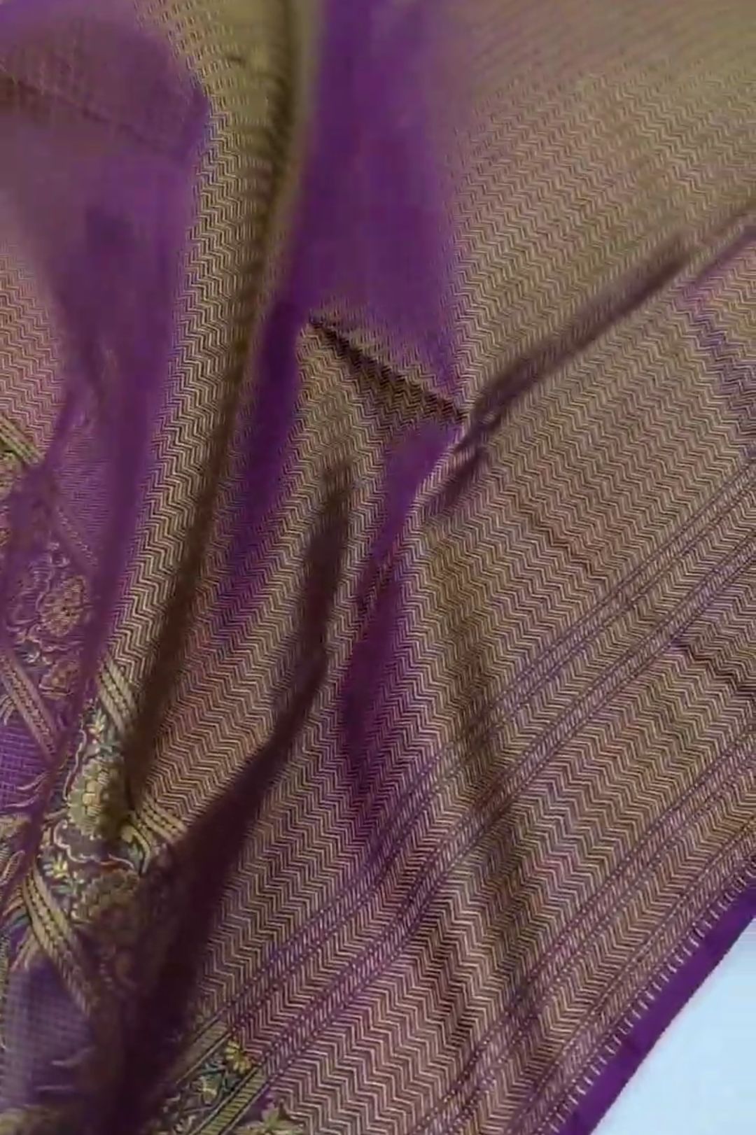 Magenta Banarasi Semi Katan Silk Tanchoi Brocade Saree