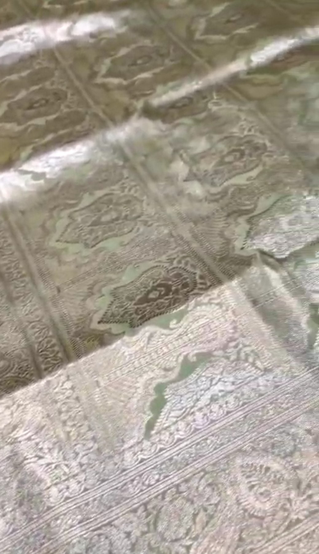 Pistaciegrøn Banarasi Satin Katan Silk Saree