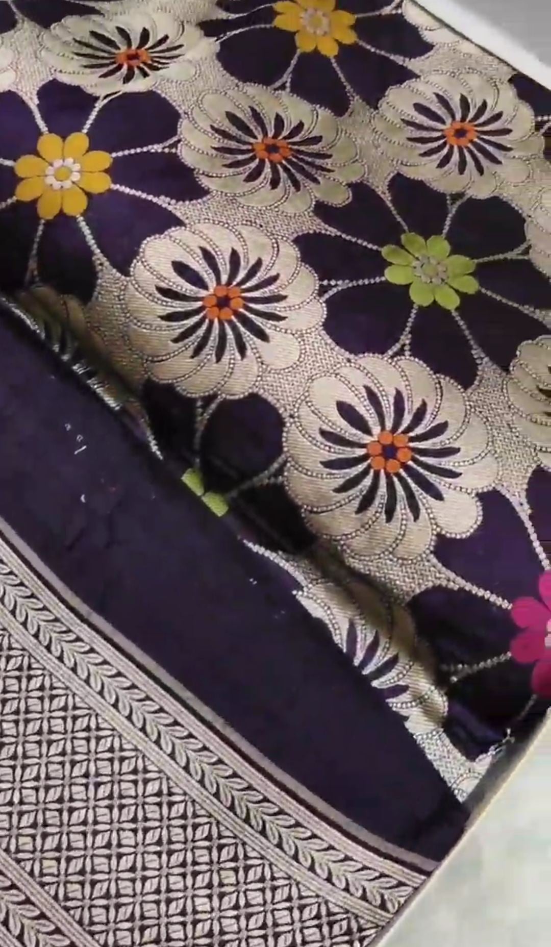 Lilla Banarasi Håndvæv Katan Silk Meenakari Saree