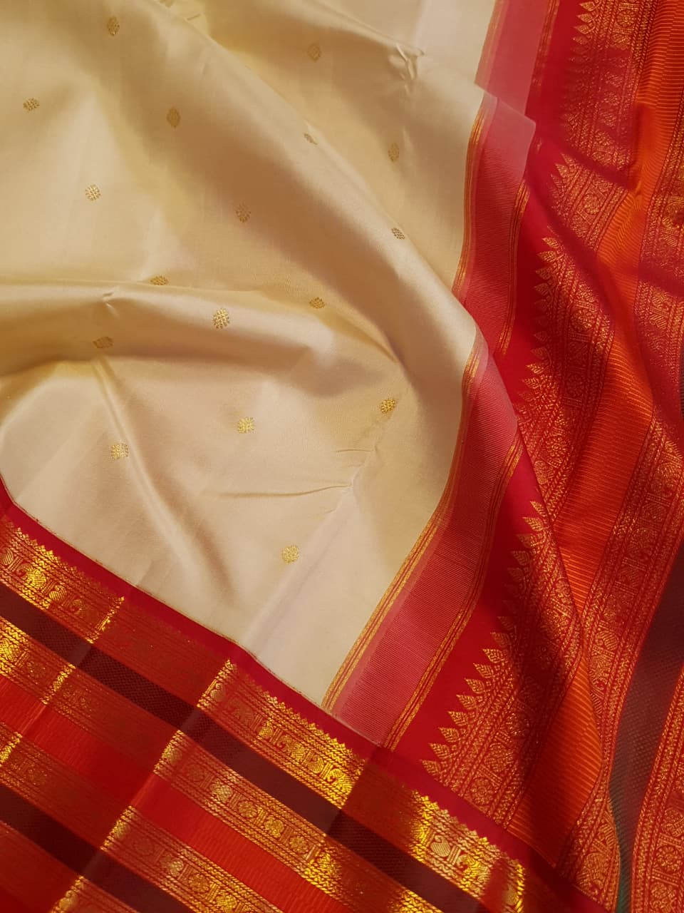 Cream Kanchipuram Handloom 2G Gold Korvai Silk Saree