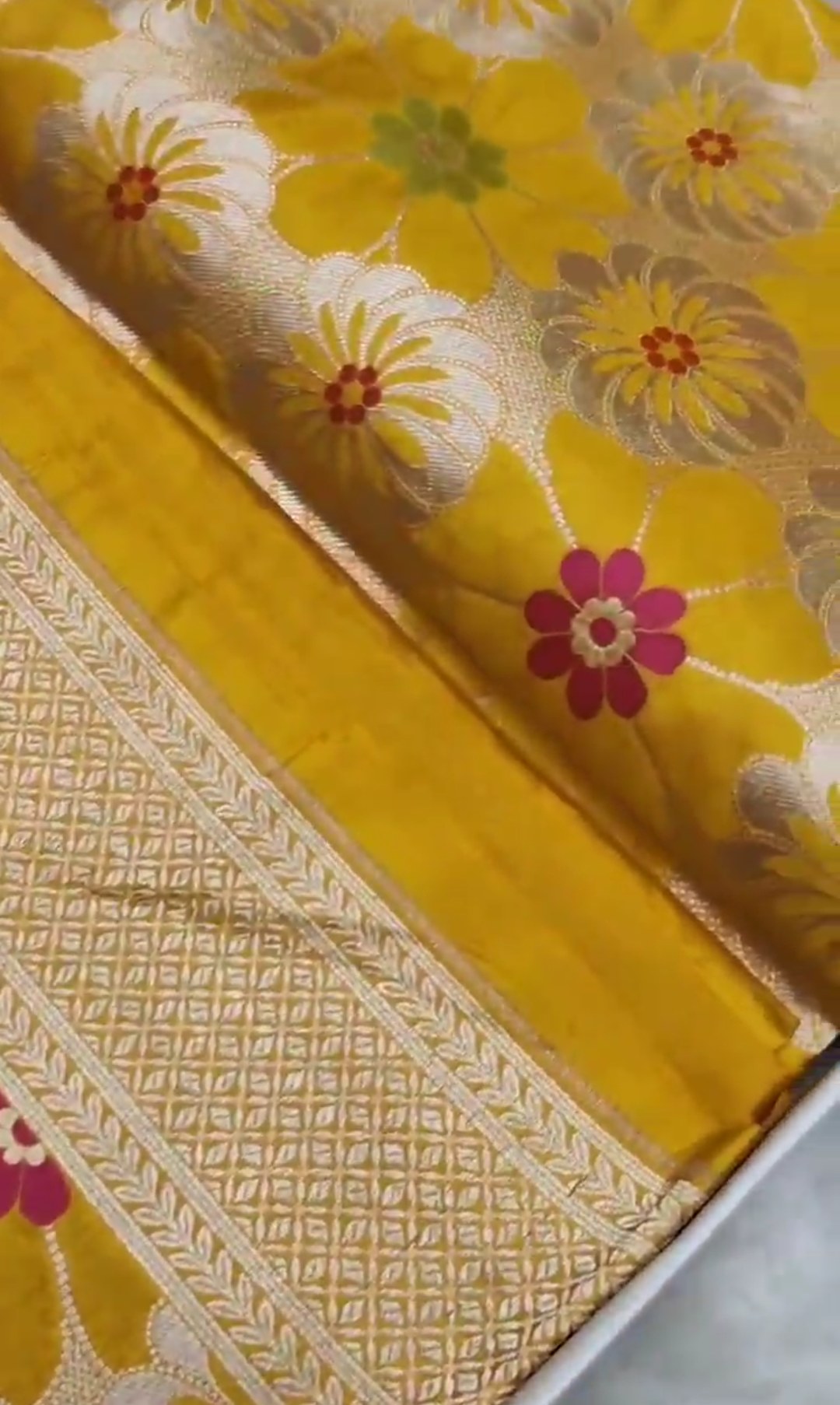 Gold Banarasi Handloom Katan Silk Meenakari Saree