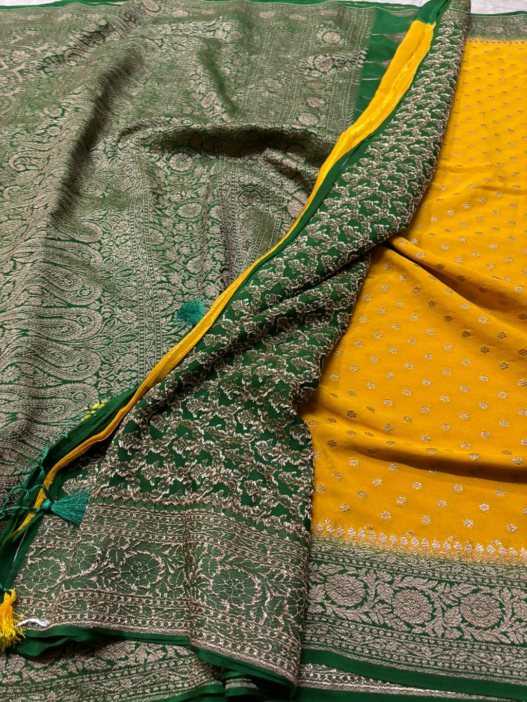 Golden Yellow Banarasi Håndvævet Antik Zari Georgette Crepe Silke Saree