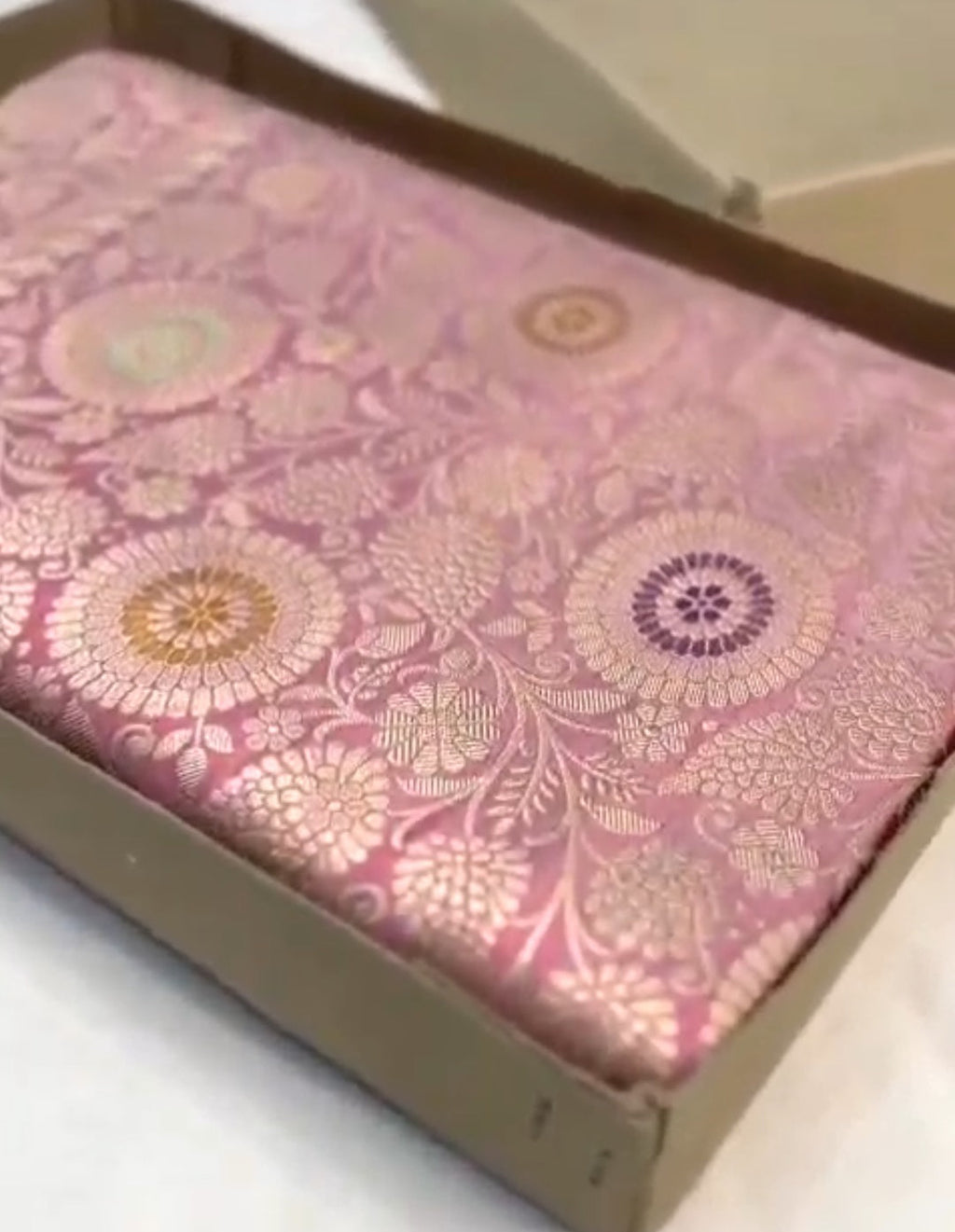 Pink Banarasi Håndvæv Katan Silk Meenakari Saree