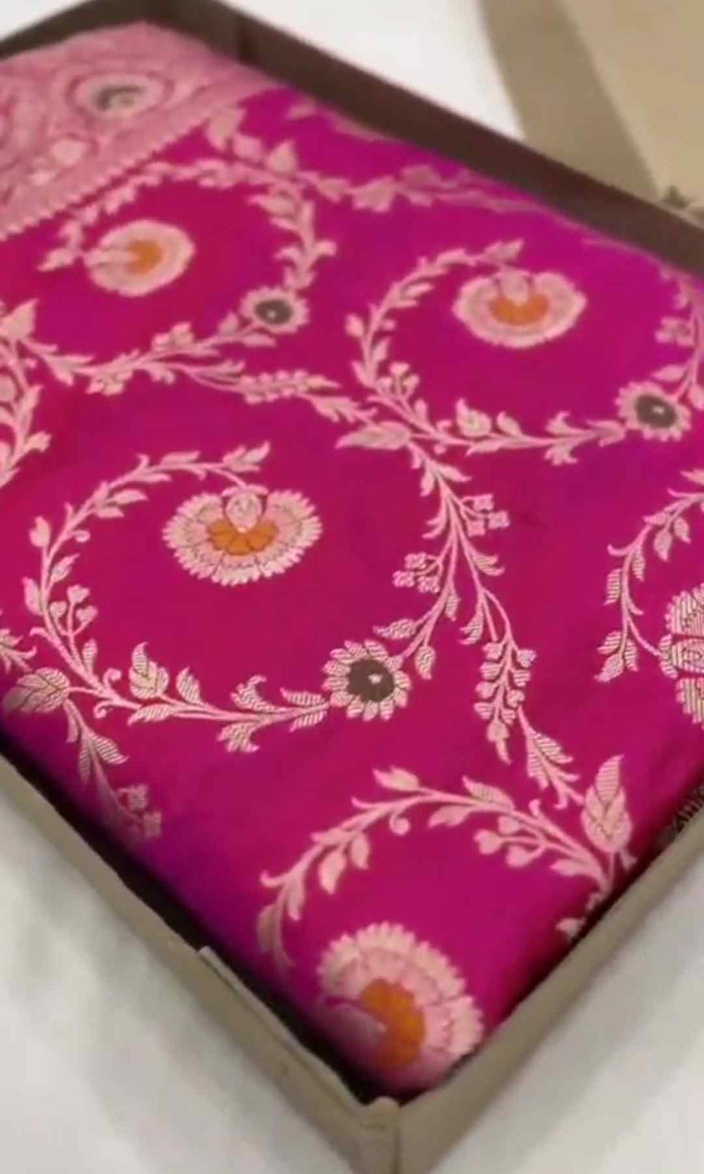 Mørk Pink Banarasi Håndvæv Katan Silk Meenakari Saree