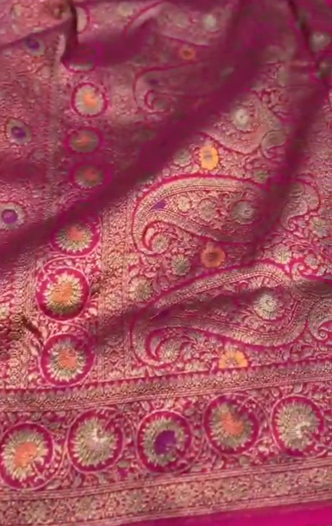 Mørk Pink Banarasi Håndvæv Katan Silk Meenakari Saree