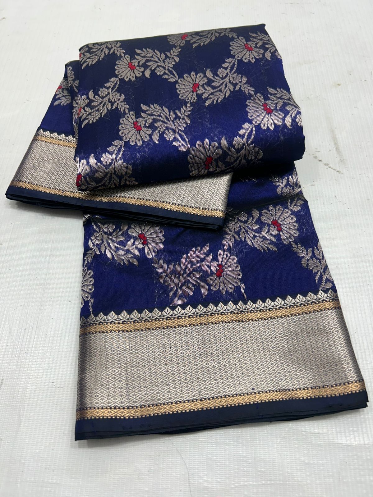 Mørkeblå Chanderi Håndvævet Pattu Silk Meenakari Saree