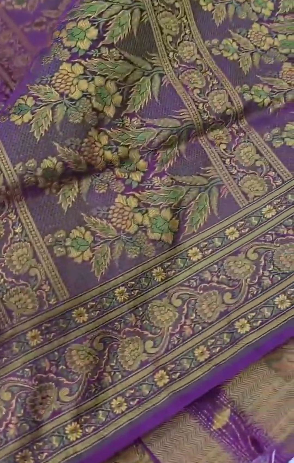 Magenta Banarasi Semi Katan Silk Tanchoi Brocade Saree