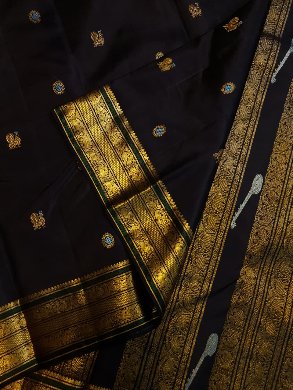 Sort Kanchipuram Handloom 2G Guld Pattu Silk Meenakari Saree