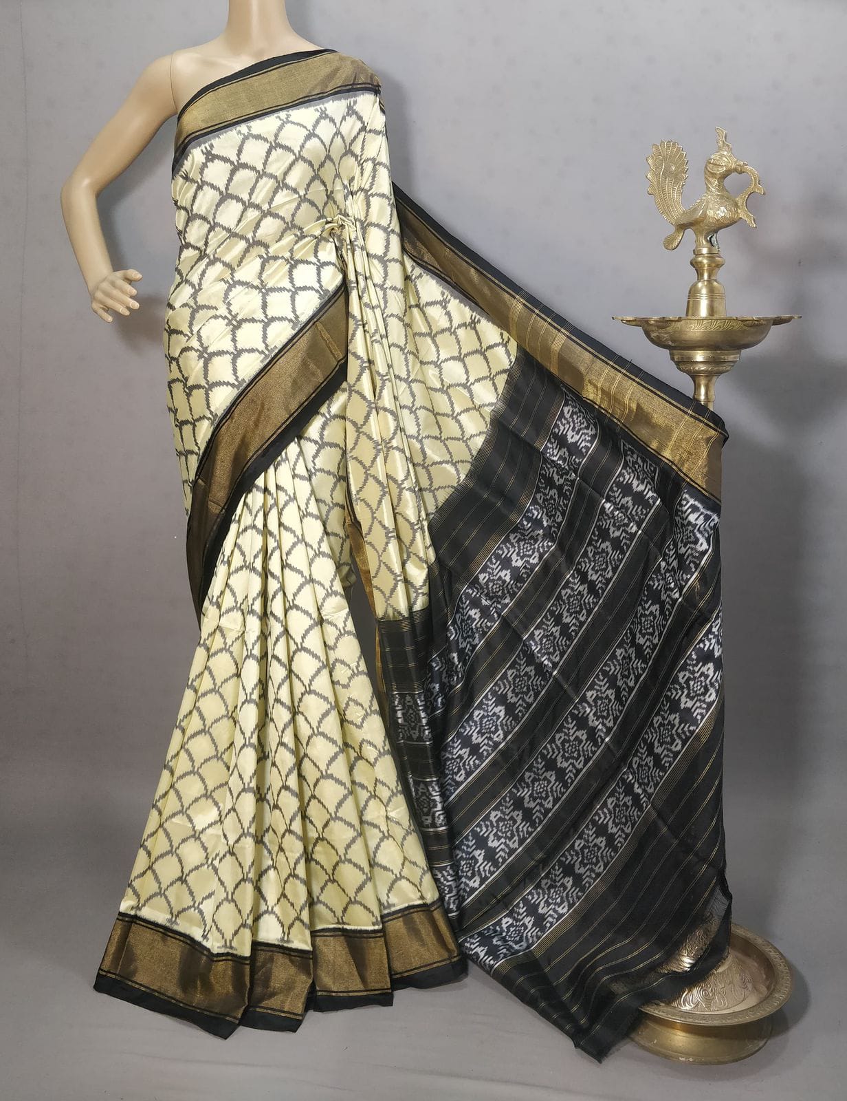 Pochampally Handloom Ikkat/Ikat Patola Silke Sarees