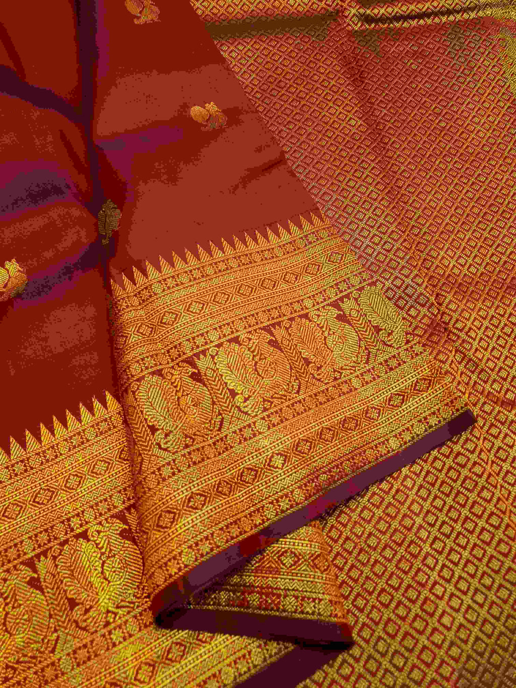 Rustic Red Kanchipuram Handloom 2G Gold Pattu Silk Saree