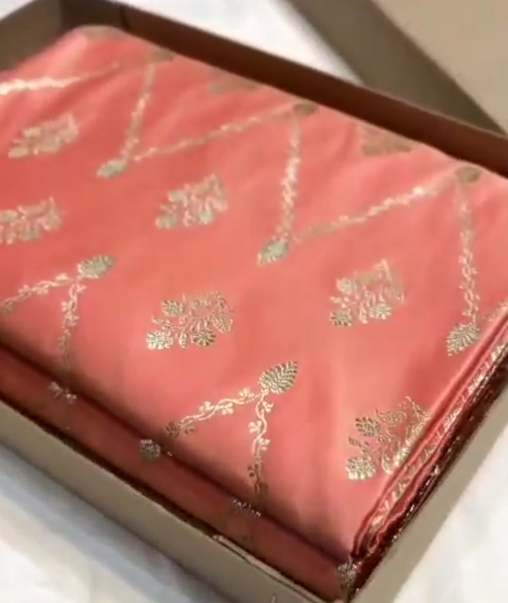 Ferskenfarvet Banarasi Satin Katan Silke Saree