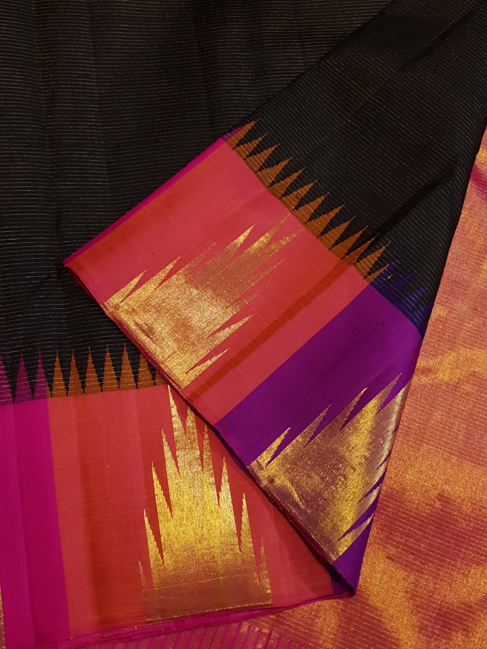 Black Kanchipuram Handloom 2G Gold Korvai Pattu Silk Saree