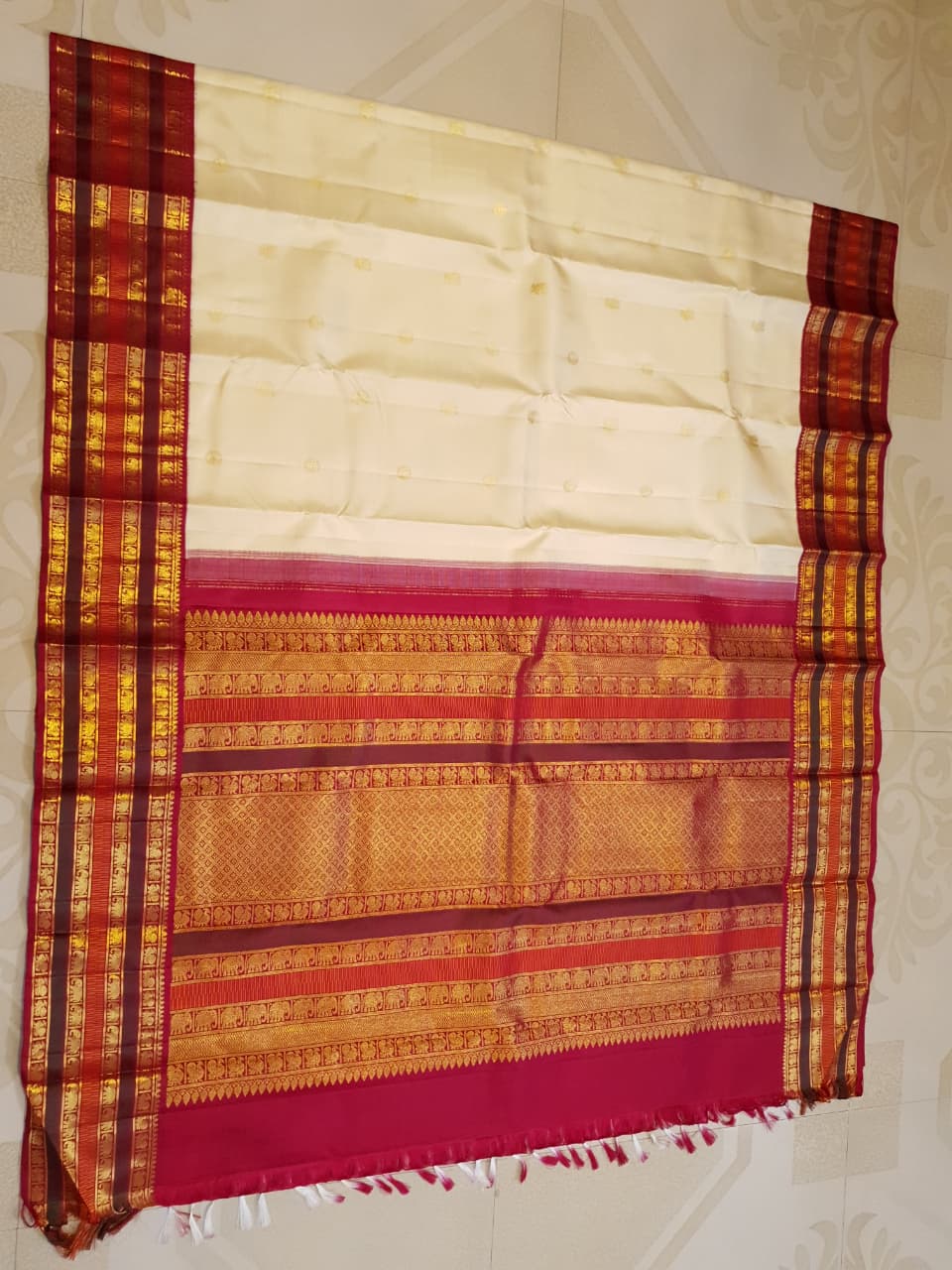 Cream Kanchipuram Handloom 2G Gold Korvai Silk Saree
