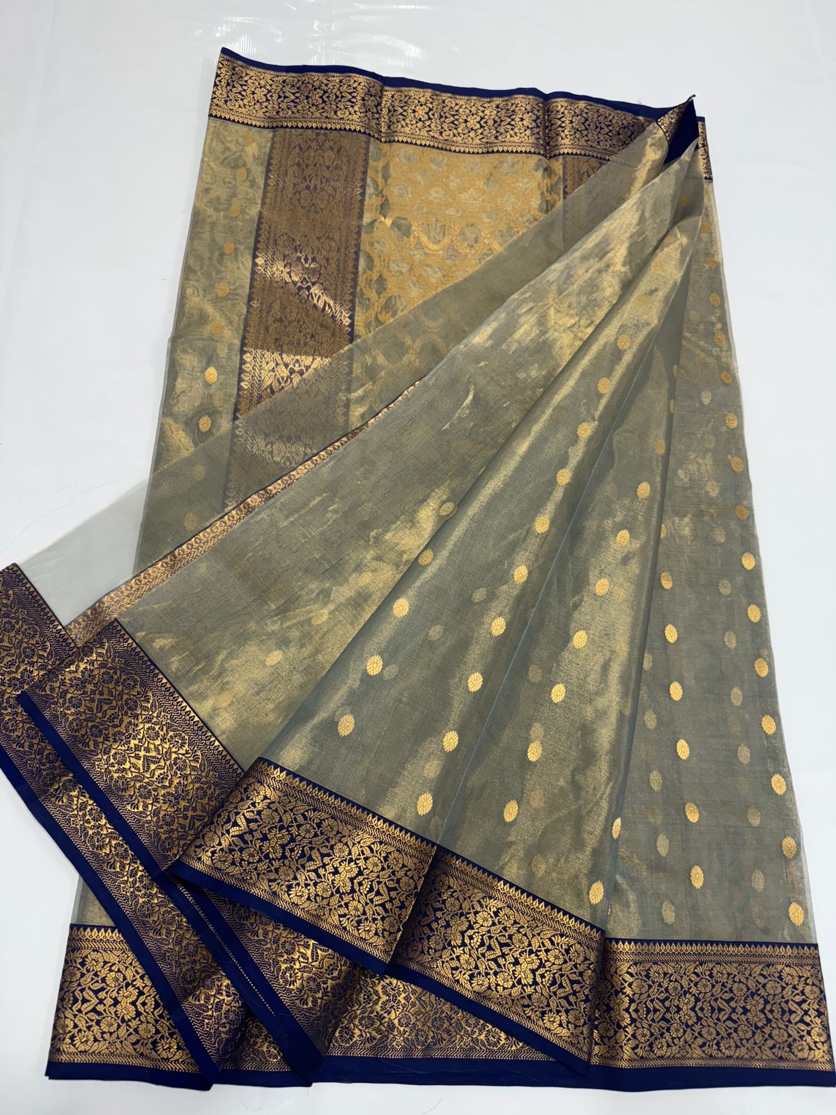Dual Tone Grå Chanderi Håndvævet Katan Tissue Silke Saree