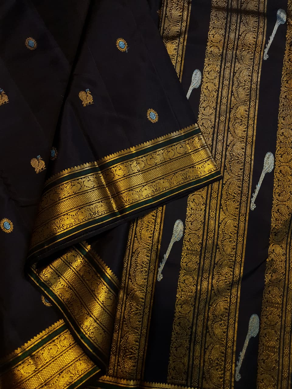 Sort Kanchipuram Handloom 2G Guld Pattu Silk Meenakari Saree