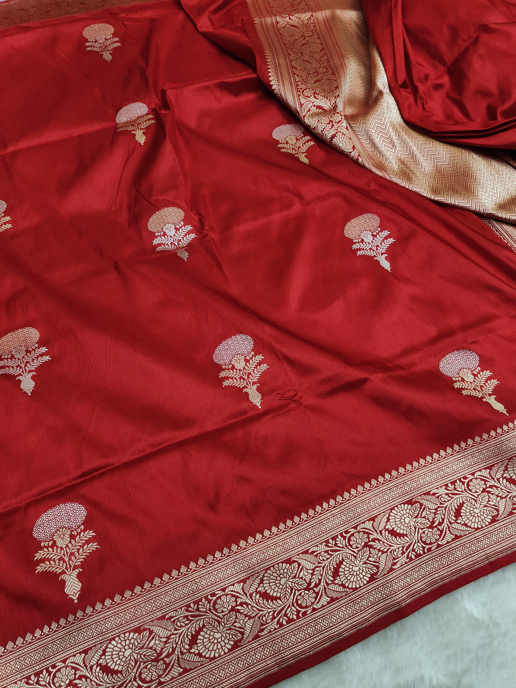 Dual Tone Rustic Red Banarasi Handloom Katan Silk Meenakari Saree