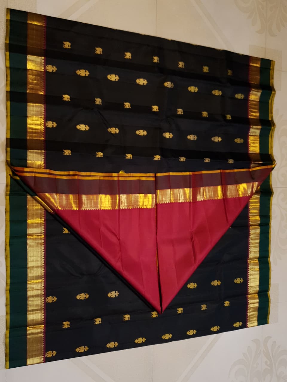 Darkest Purple Kanchipuram Handloom 2G Gold Pattu Silk Saree with Bottle Green and Red borders.