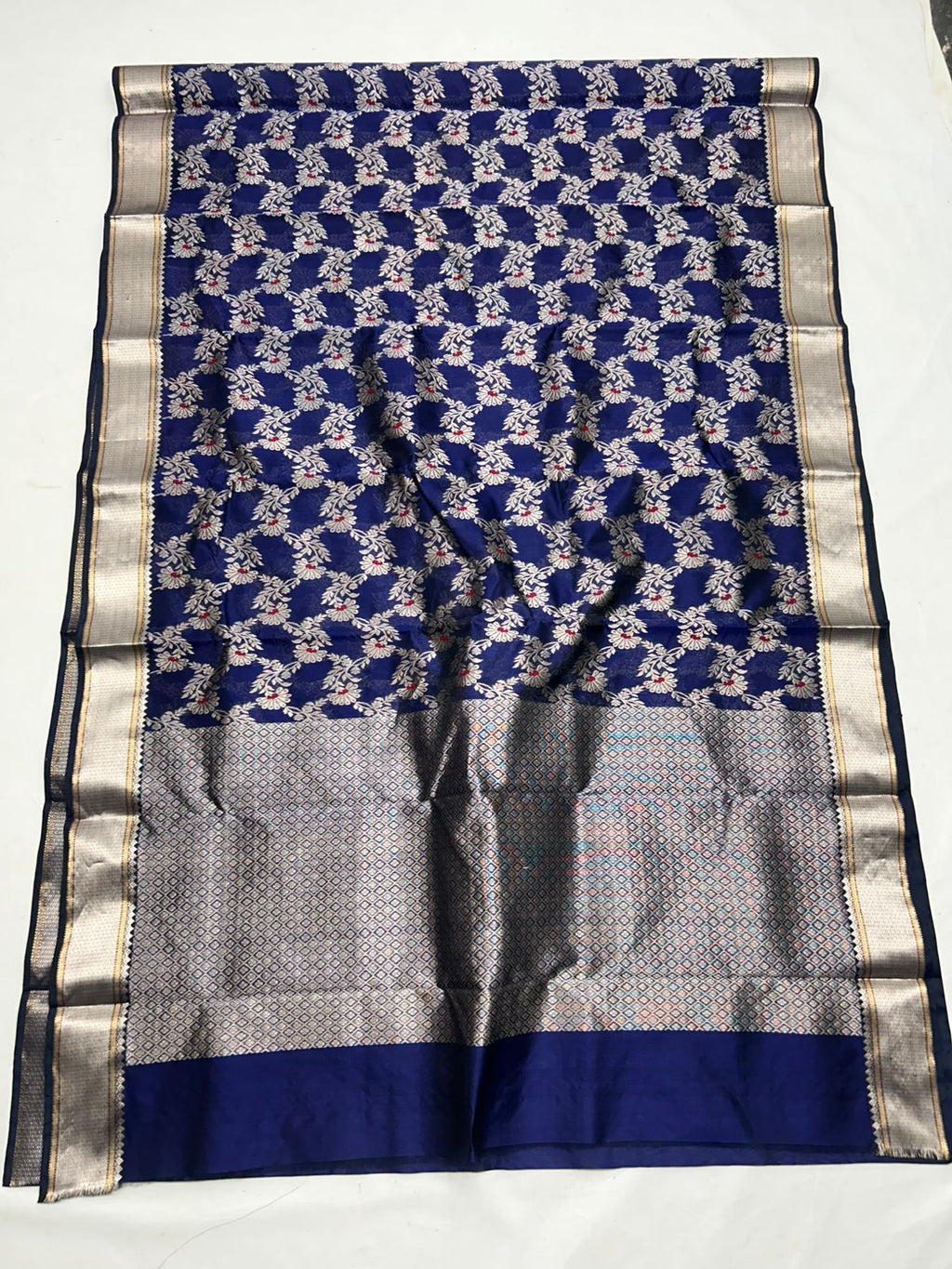 Mørkeblå Chanderi Håndvævet Pattu Silk Meenakari Saree
