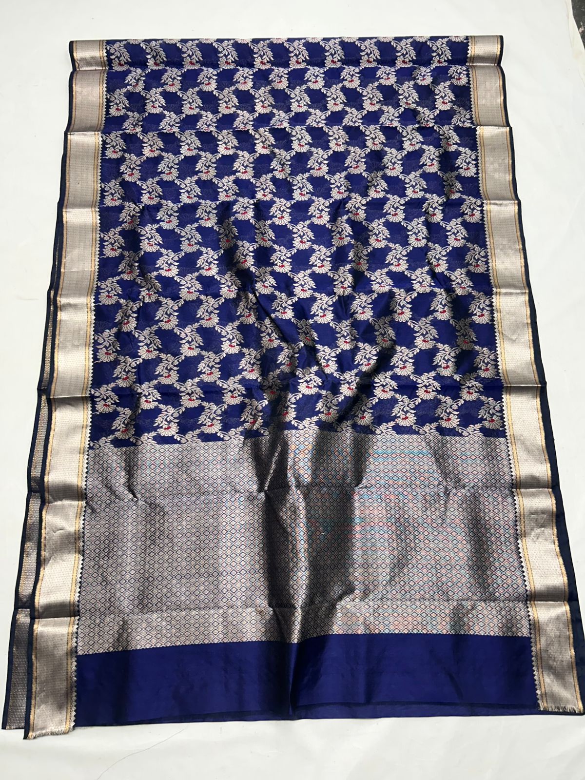 Mørkeblå Chanderi Håndvævet Pattu Silk Meenakari Saree