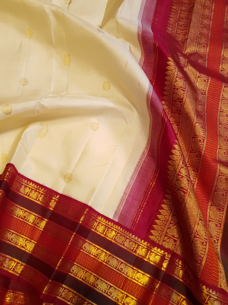 Cream Kanchipuram Handloom 2G Gold Korvai Silk Saree