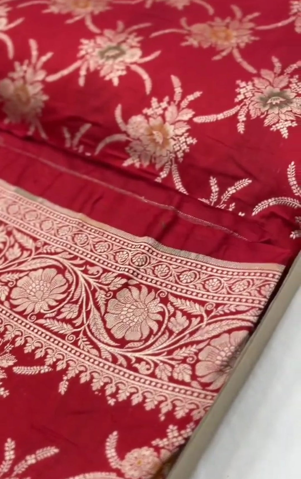 Rød Banarasi Håndvæv Katan Silk Meenakari Saree