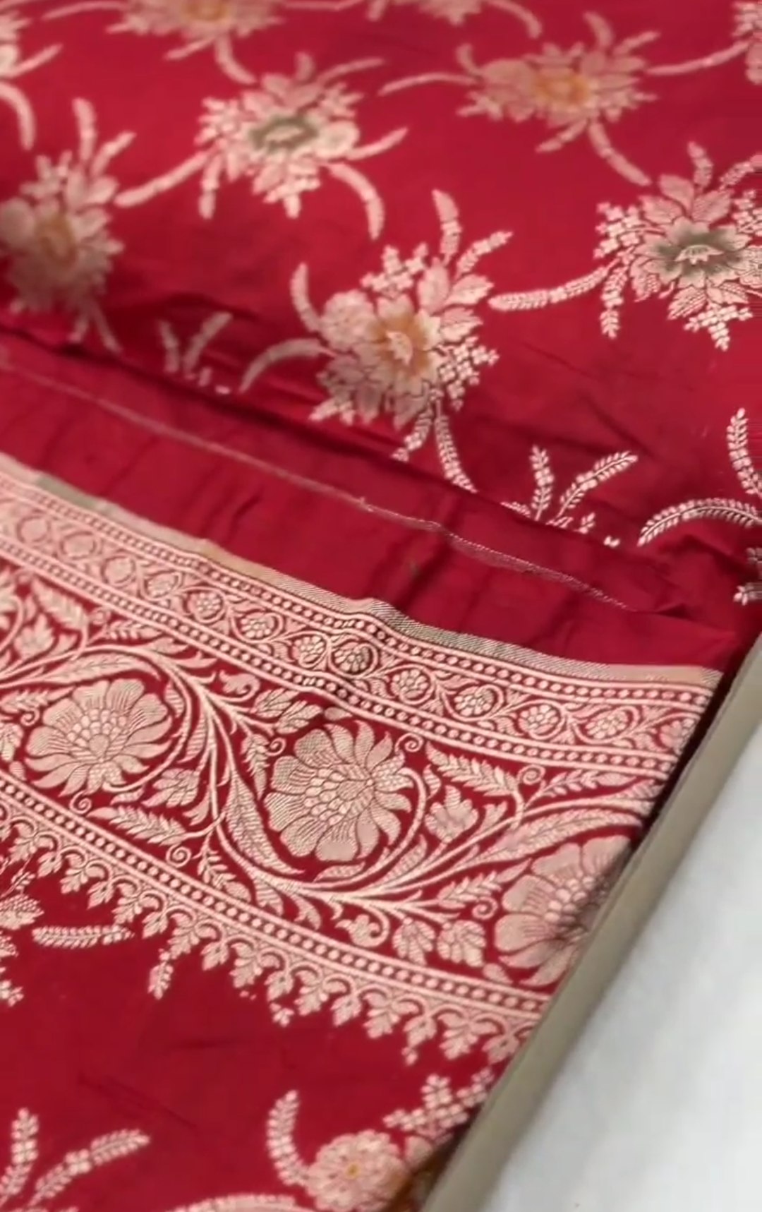 Rød Banarasi Håndvæv Katan Silk Meenakari Saree