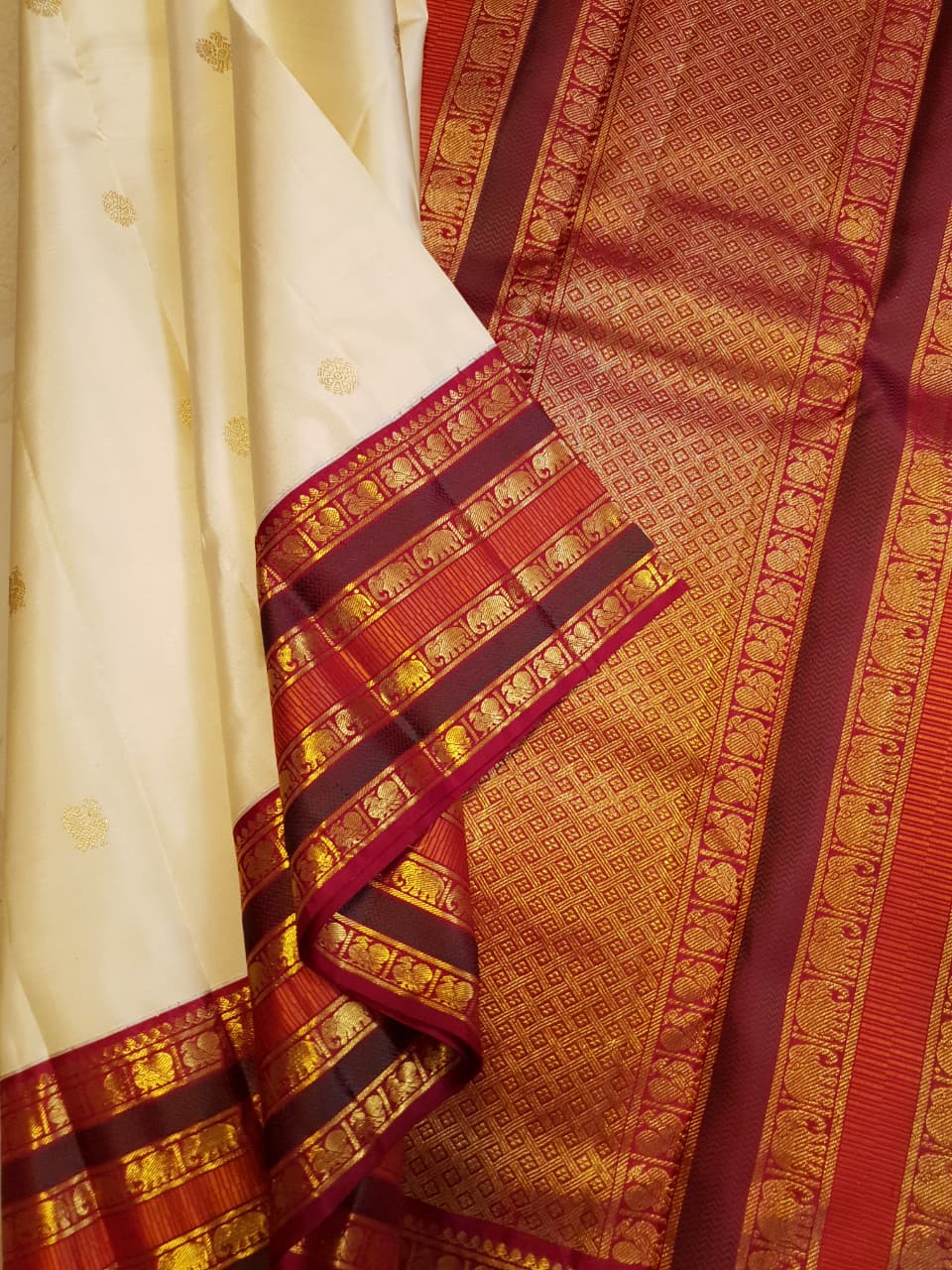 Cream Kanchipuram Handloom 2G Gold Korvai Silk Saree