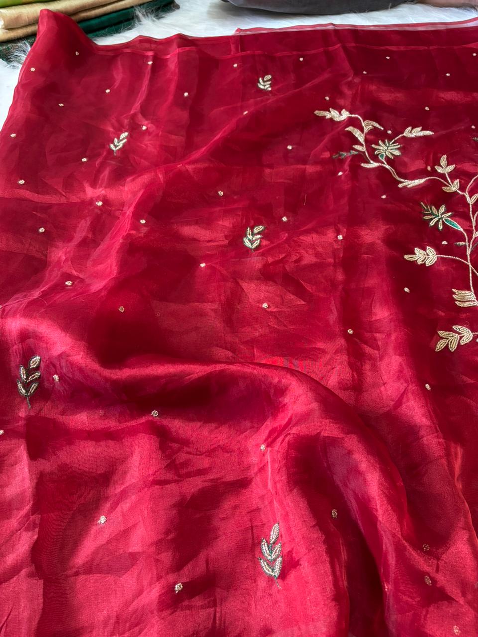 Rød Banarasi håndvævet silkebroderet saree i rent væv