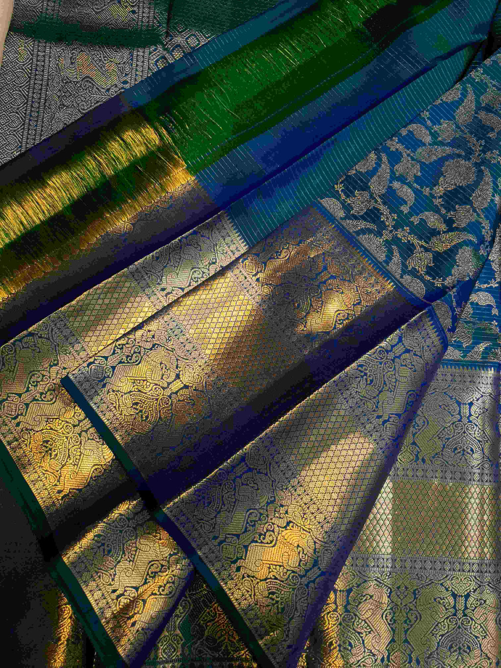 Peacock Blue Kanchipuram Handloom 2G Gold Vairaoosi Silk Saree