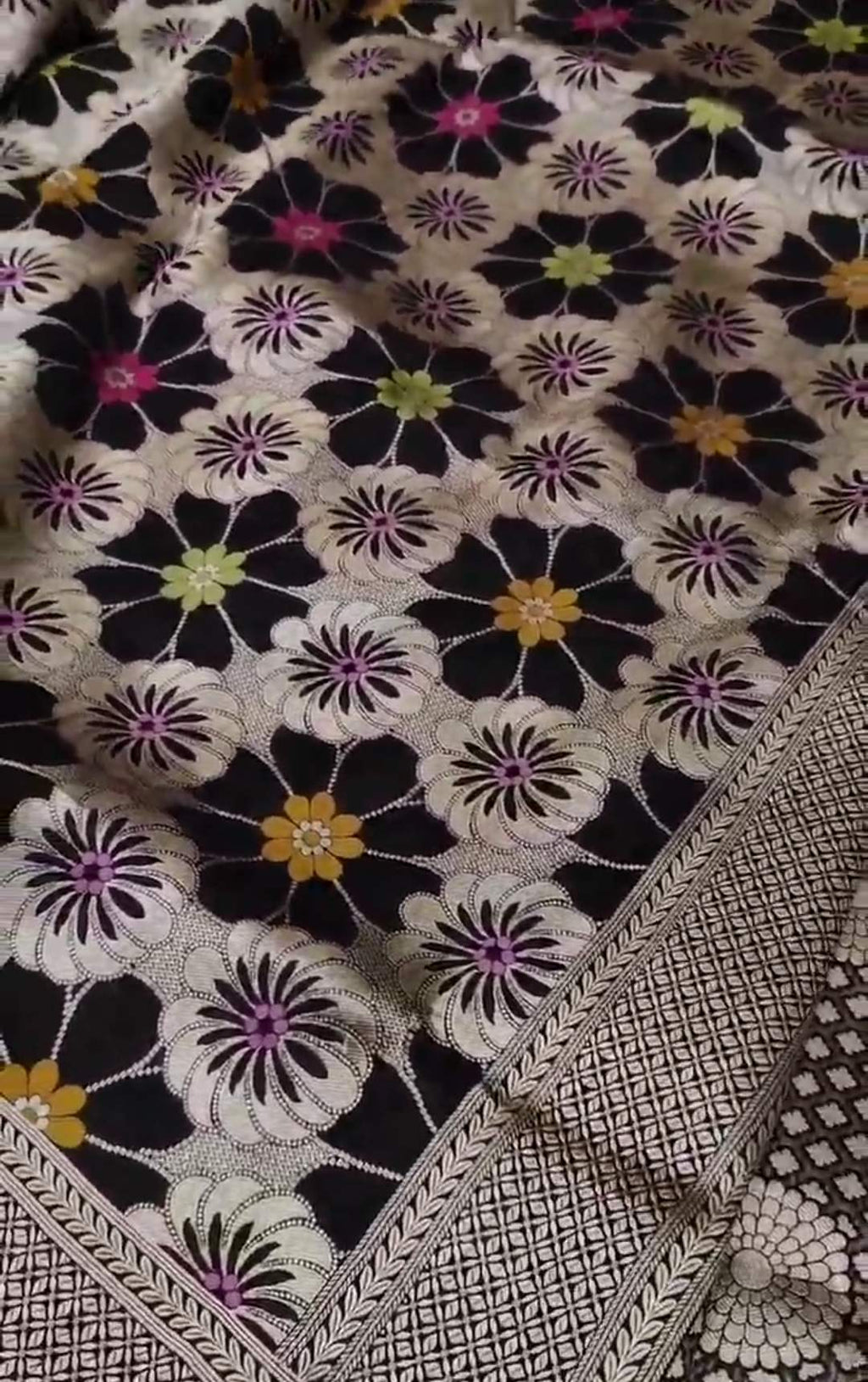 Sort Banarasi Håndvæv Katan Silk Meenakari Saree