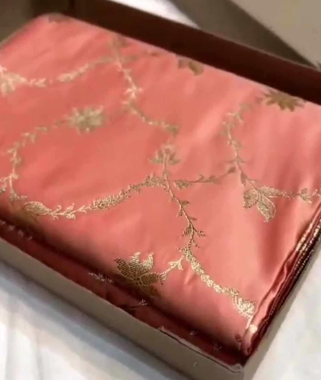 Ferskenfarvet Banarasi Satin Katan Silke Saree