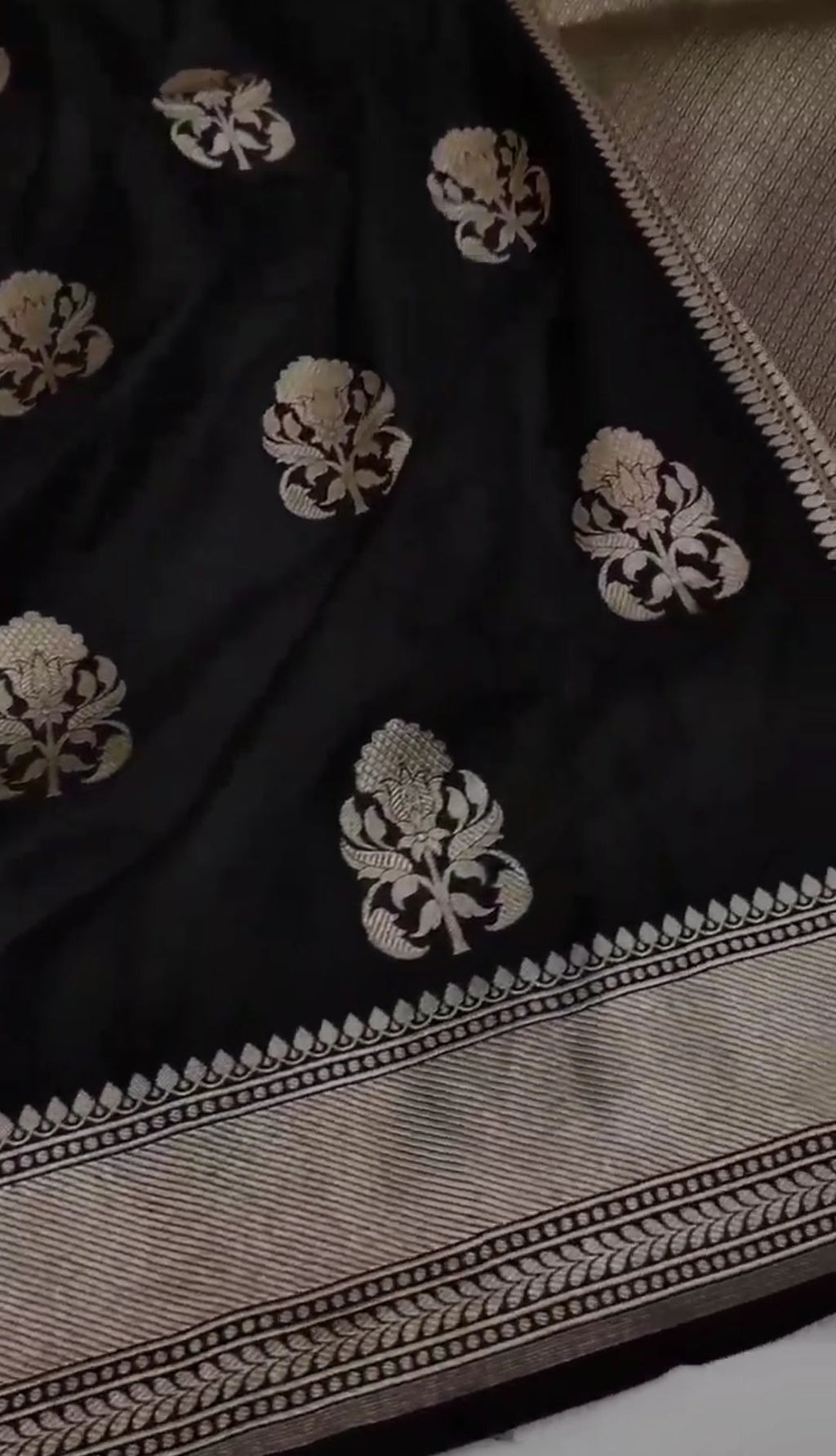 Sort Banarasi håndvævet Katan Silk Saree