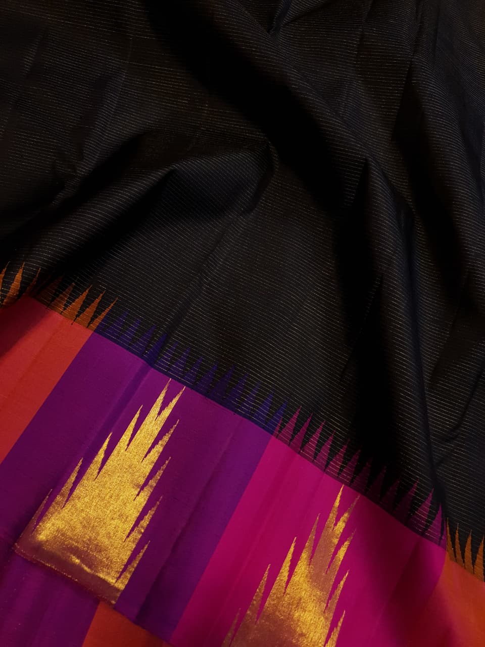 Black Kanchipuram Handloom 2G Gold Korvai Pattu Silk Saree