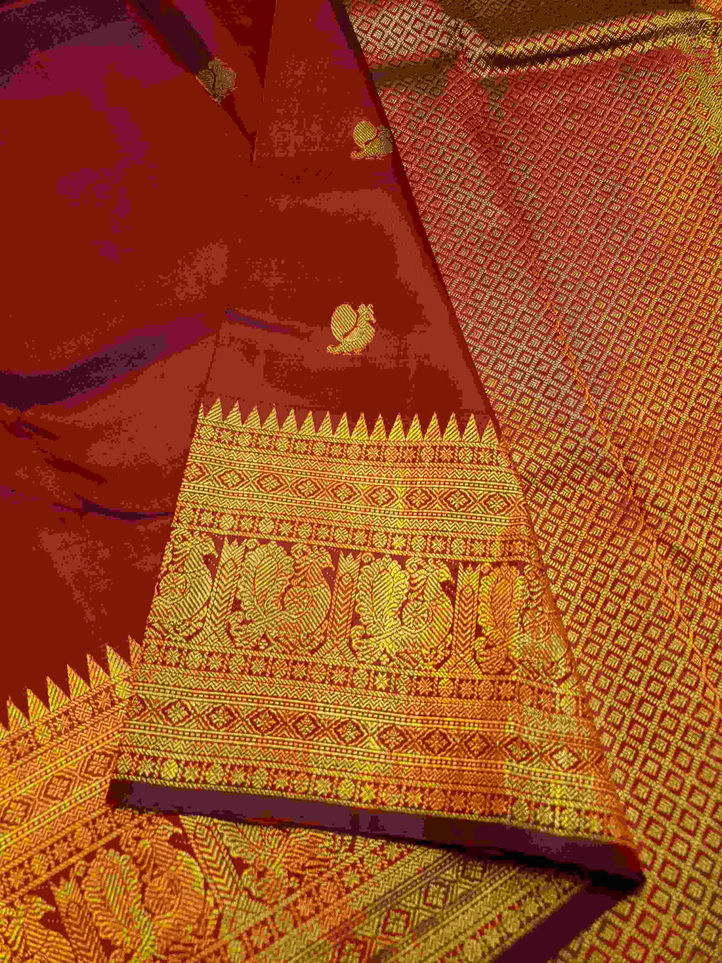 Rustic Red Kanchipuram Handloom 2G Gold Pattu Silk Saree