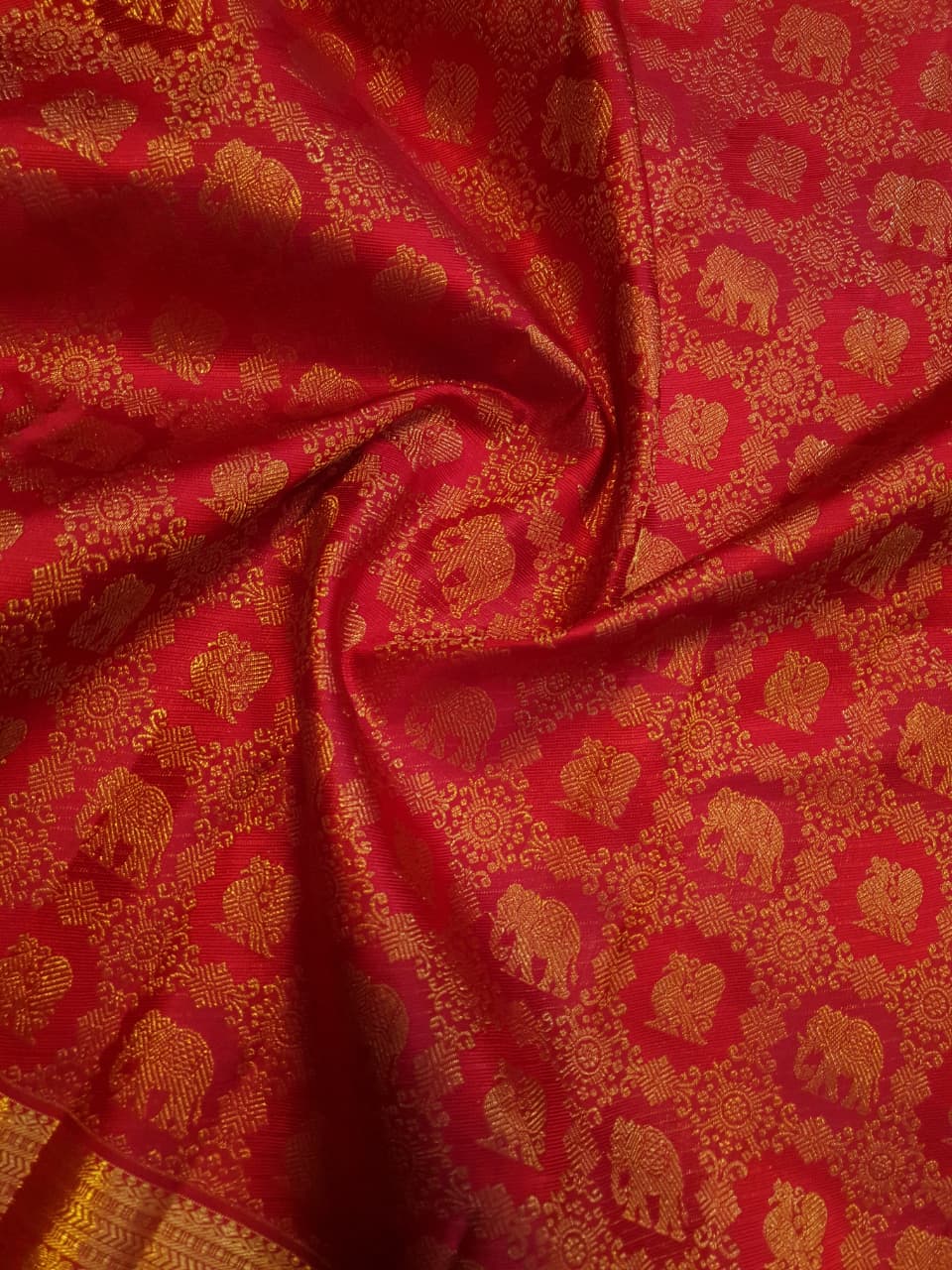 Chilly Red Kanchipuram Handloom 2G Gold Pattu Silk Meenakari Saree
