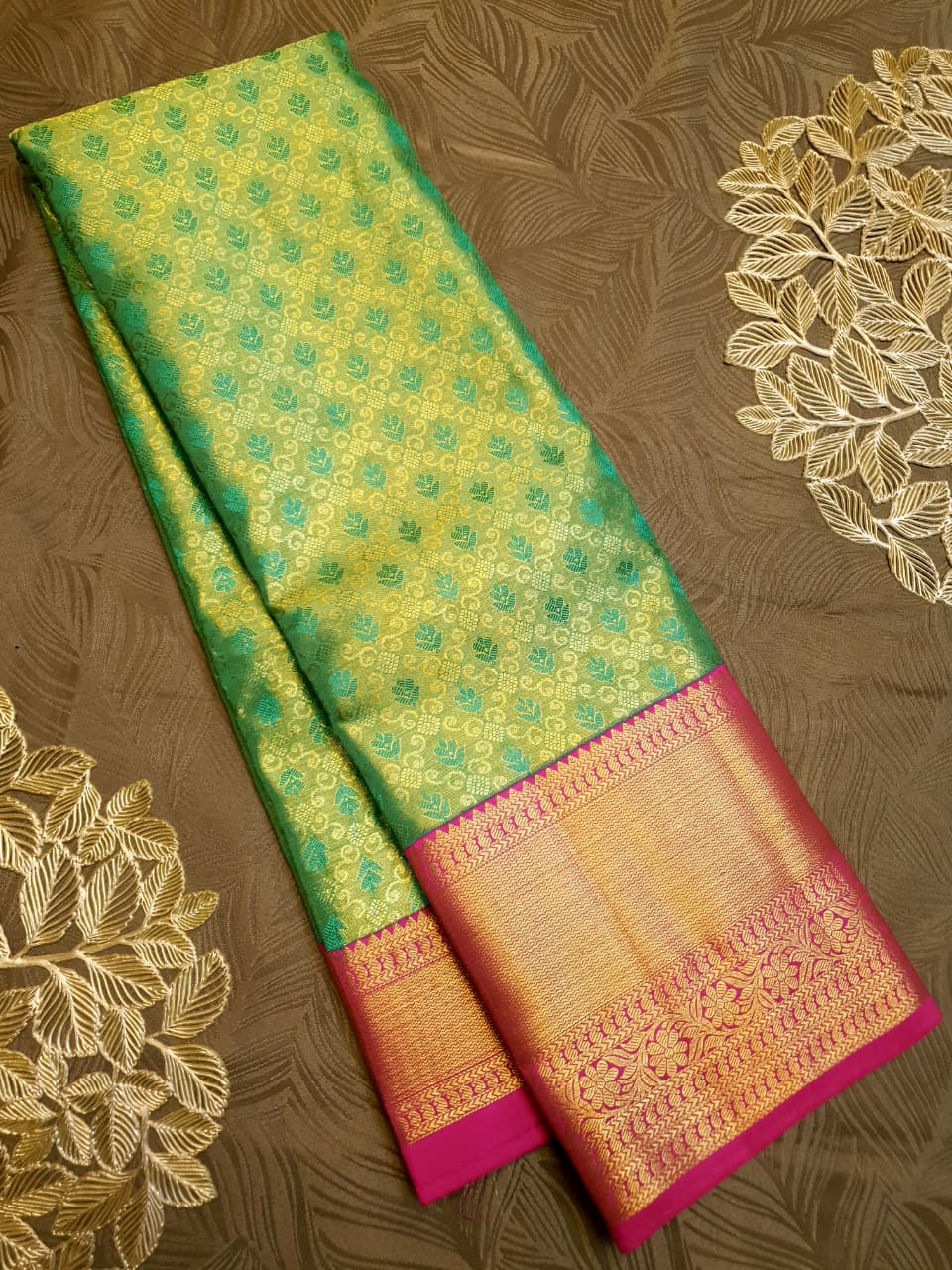 Lime Green Kanchipuram Handloom 2G Gold Korvai Silk Saree