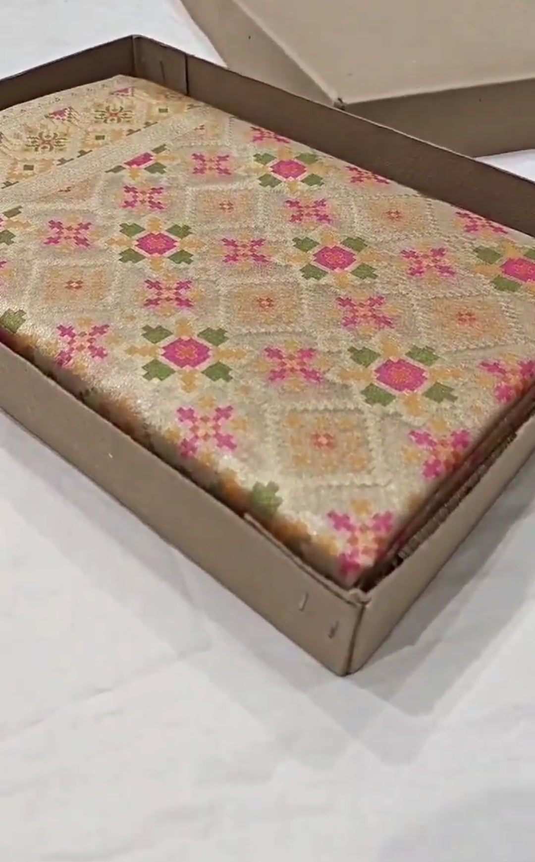 Creme Banarasi Soft Tissue Silke Meenakari Saree
