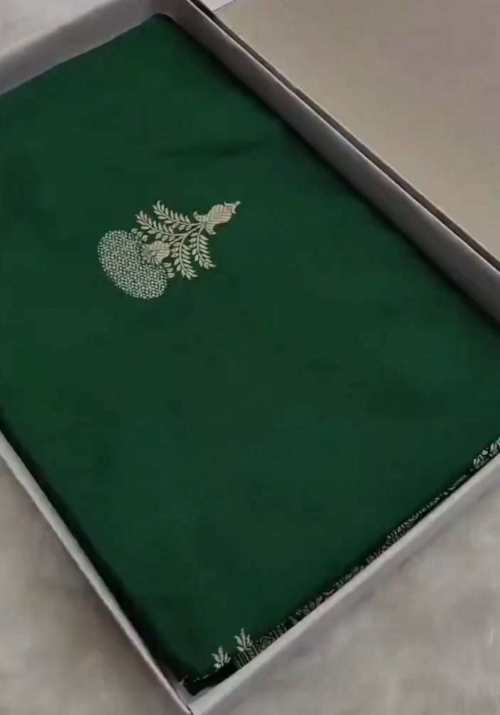 Dual Tone Bottle Green Banarasi Handloom Katan Silk Meenakari Saree