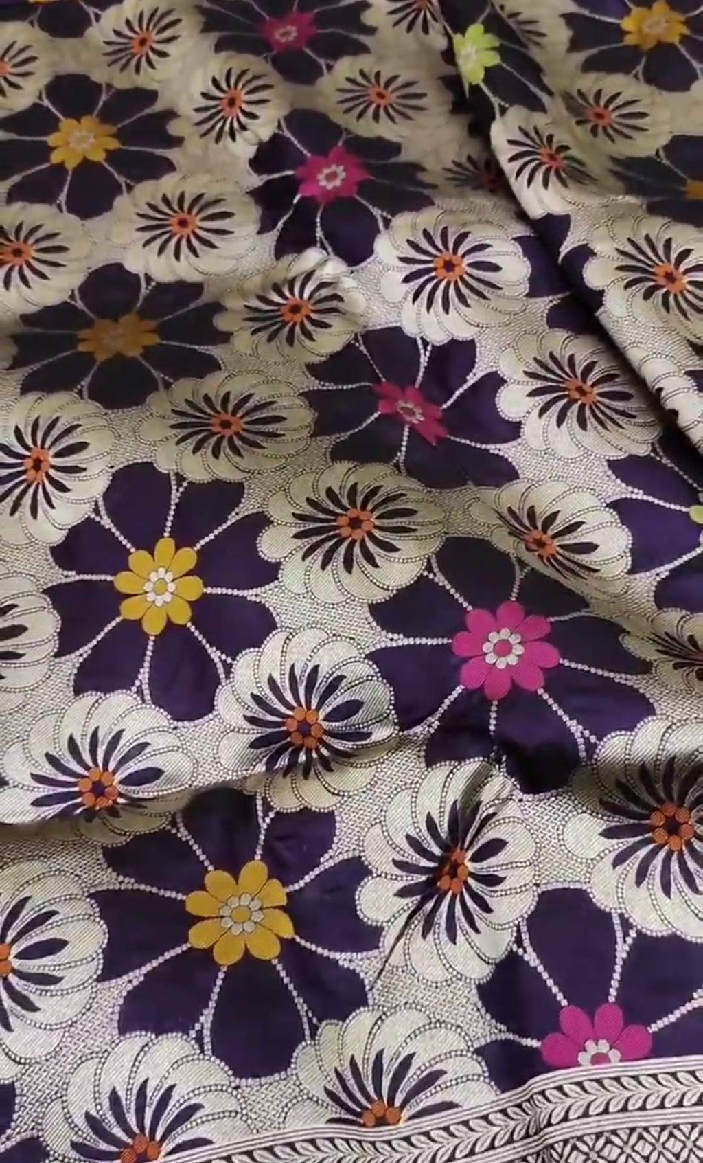 Lilla Banarasi Håndvæv Katan Silk Meenakari Saree