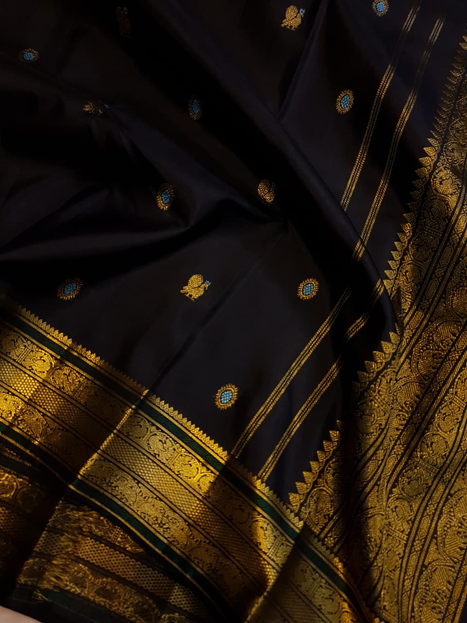 Sort Kanchipuram Handloom 2G Guld Pattu Silk Meenakari Saree