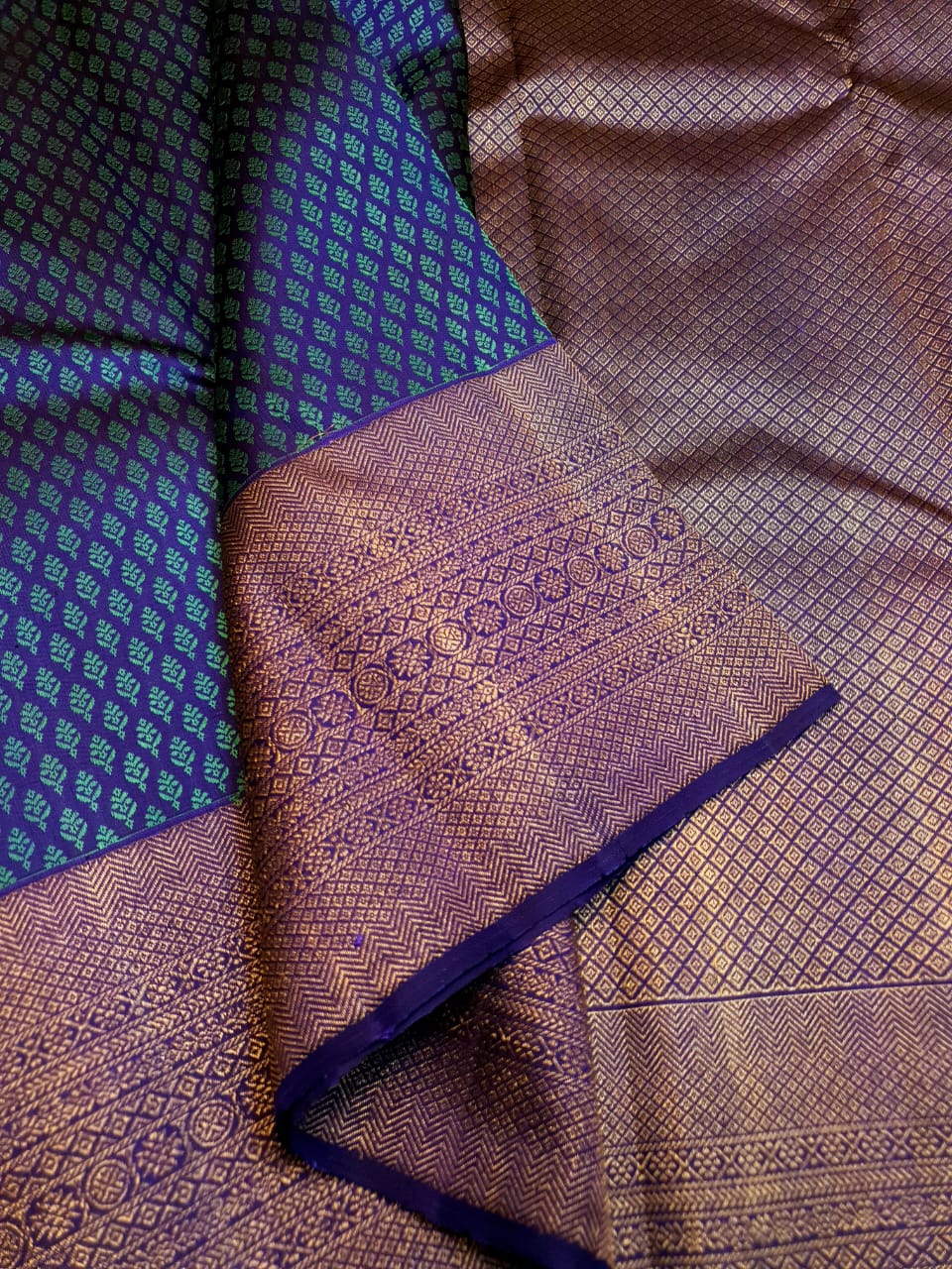 Midnight Blue Kanchipuram Handloom 2G Gold Pattu Silk Saree