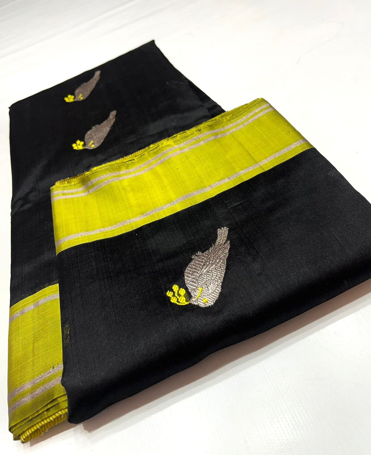 Sort Chanderi Håndvævet Pattu Silk Eknal Buttas Saree