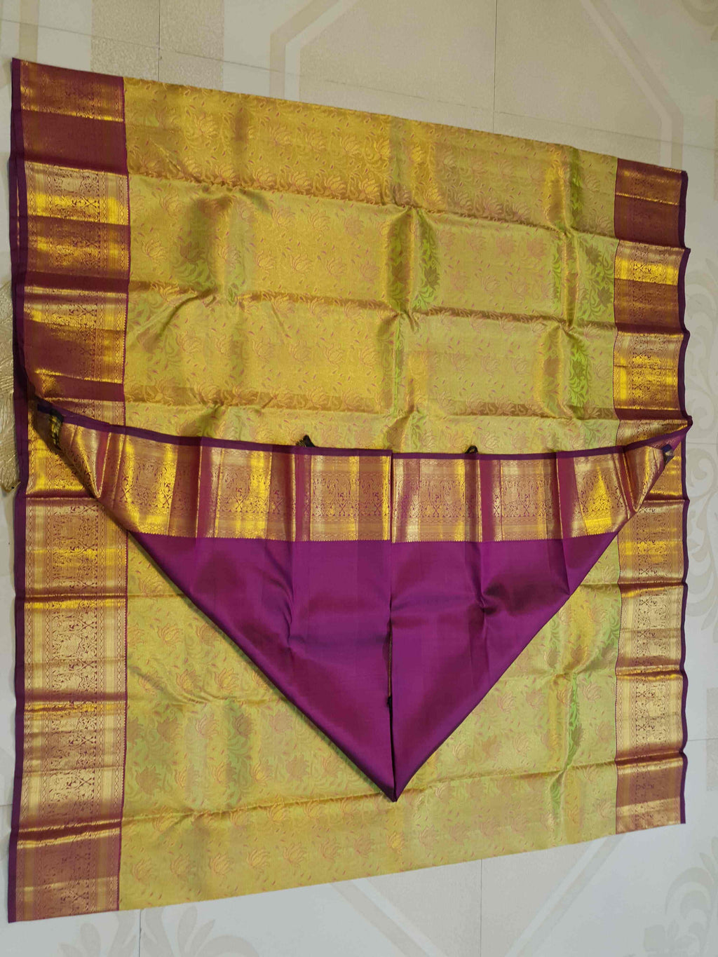 Lime Green Kanchipuram Handloom 2G Gold Pattu Silk Saree