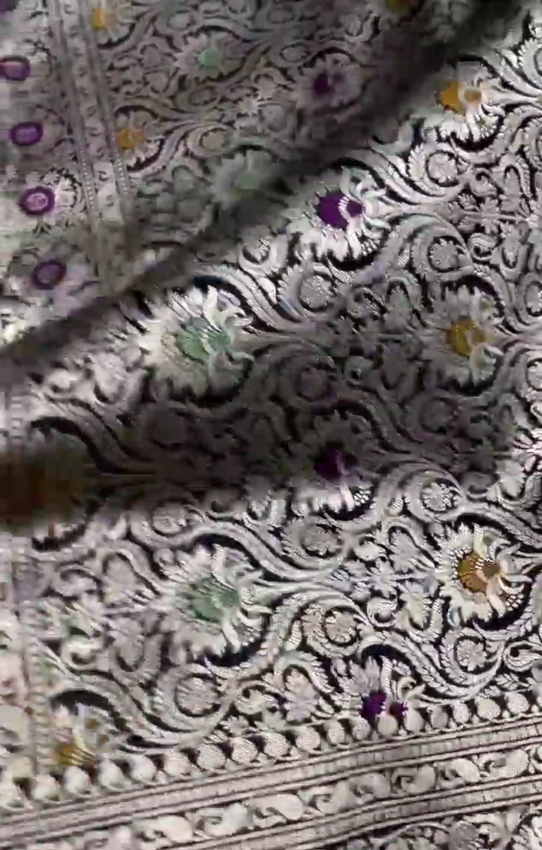 Sort Banarasi Håndvæv Katan Silk Meenakari Saree