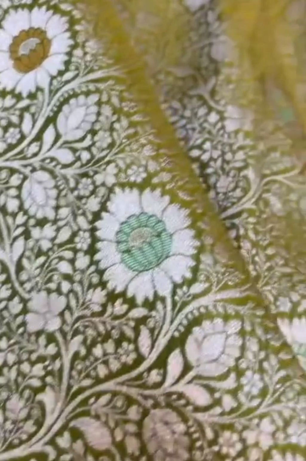 Mehandi Banarasi Handloom Katan Silk Meenakari Saree