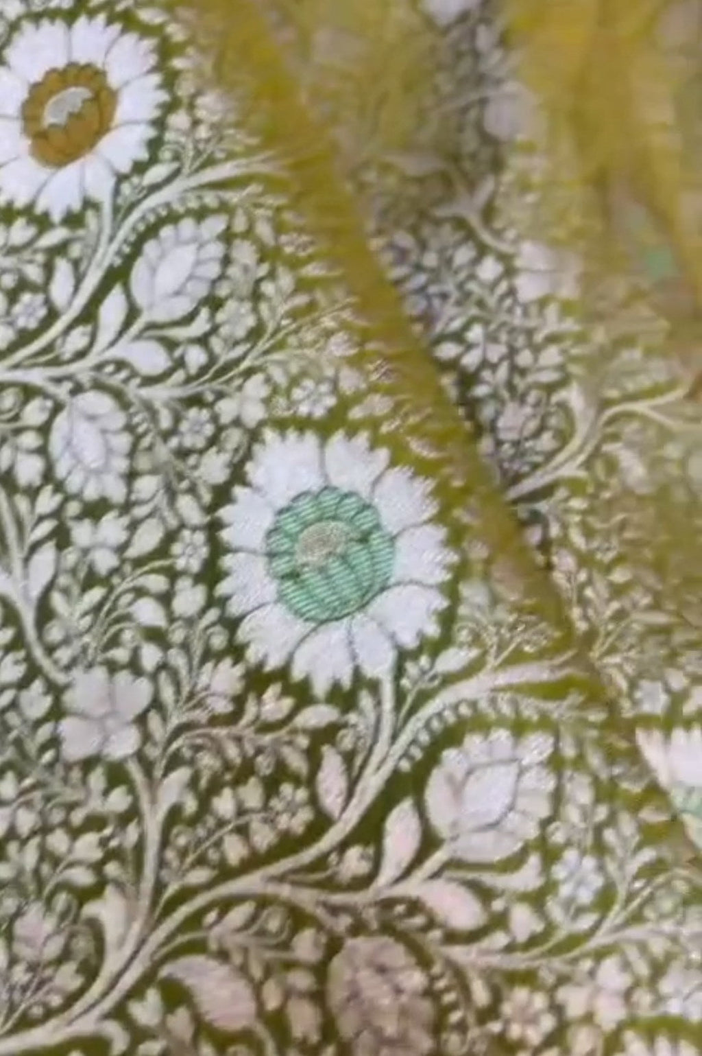 Mehandi Banarasi Handloom Katan Silk Meenakari Saree