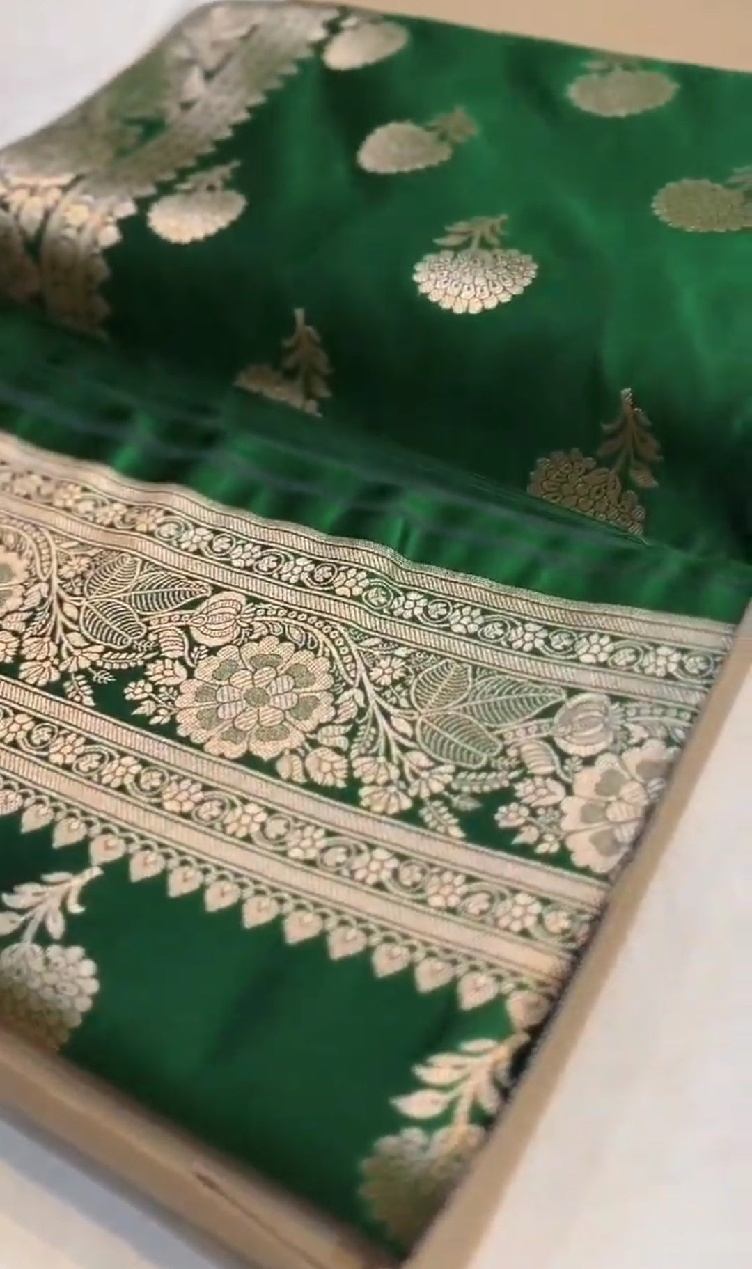 Bottle Green Banarasi Mashru Soft Silk Saree