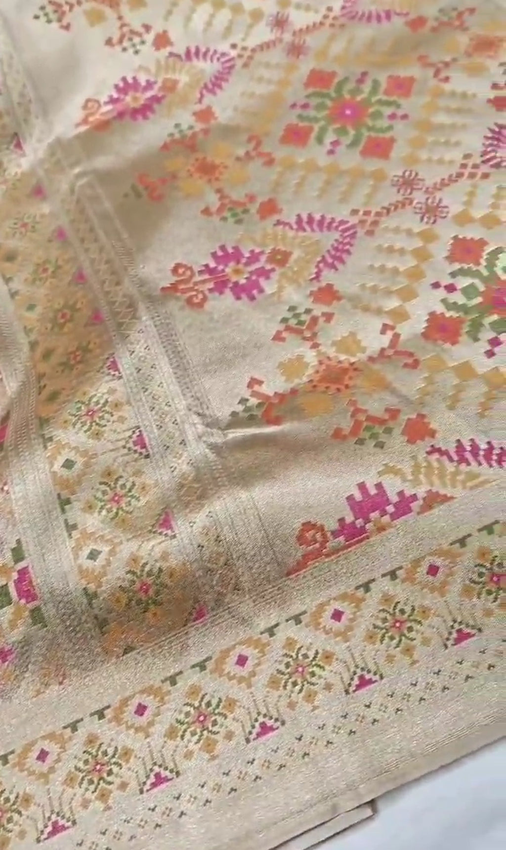 Creme Banarasi Soft Tissue Silke Meenakari Saree