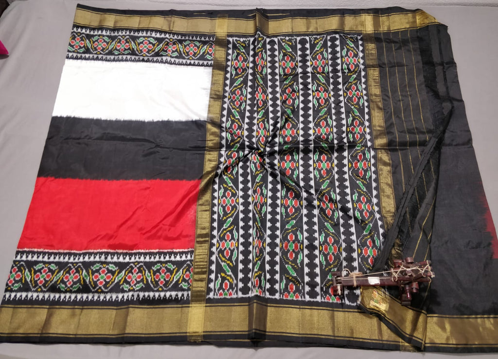 Red, White & Black Pochampally Handloom 3D Ikkat/Ikat Silk Saree